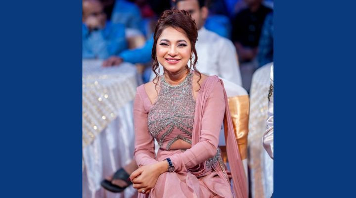 বছরের শেষপ্রান্তে অর্ধ ডজন শো’তে লিজা, শুভ জন্মদিন